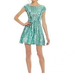B. DARLIN Sequin Party Dress Green/Aqua Women Size 4 Low Back Tulle Layer Event.